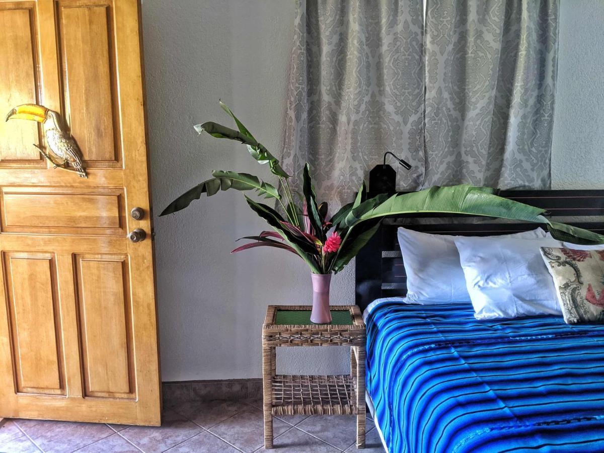Seaside Inn Roatan 西湾 外观 照片