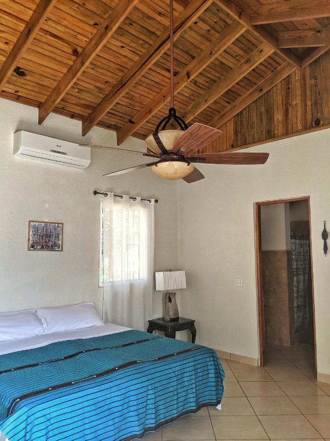 Seaside Inn Roatan 西湾 外观 照片